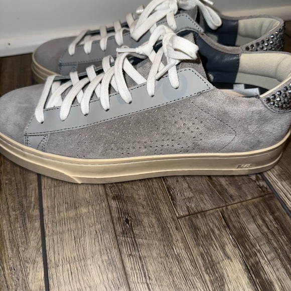 P448 Women’s Low Tops Size 7 (37) EUC - Picture 4 of 7